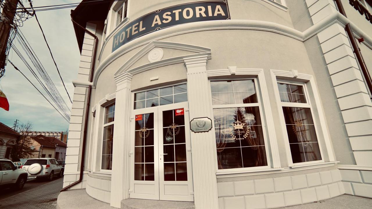 Hotel Astoria Hunedoara Esterno foto