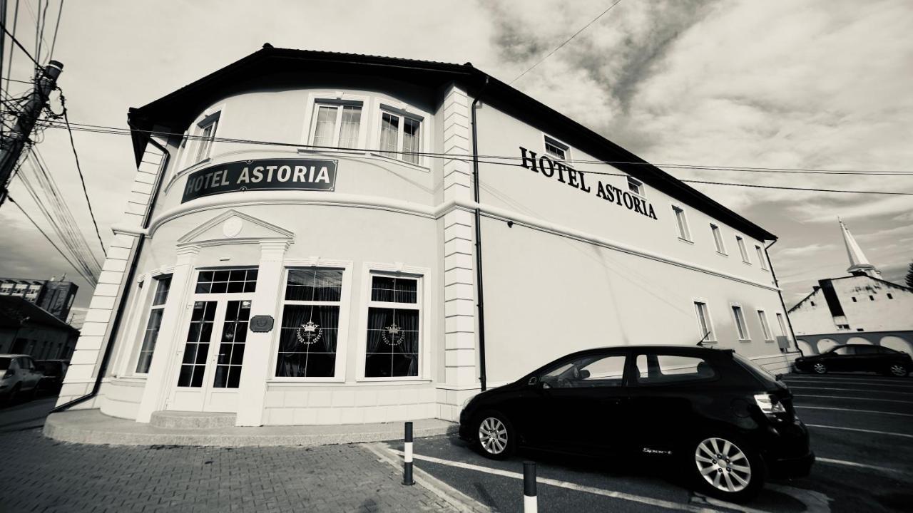 Hotel Astoria Hunedoara Esterno foto